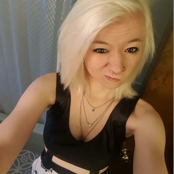 Meet your Posher, Leza - Picture 4 of 4